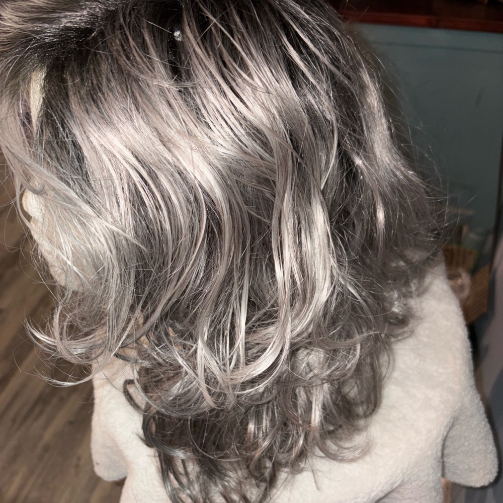 Diahann Carroll  synthetic wig, style Z0044 Whisper lite Silver Ash Ombré Layer